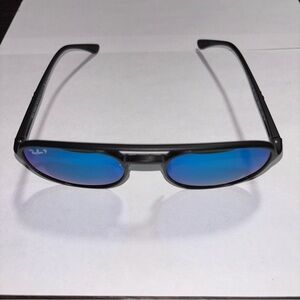 Ray-Ban Chromance Matte Black/Blue Polarizes sunglasses